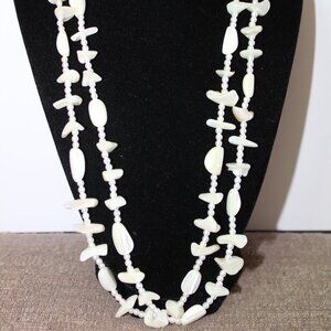 Vintage Mother of Pearl And Faux Pearl Beaded Necklace 24 in Single Strand